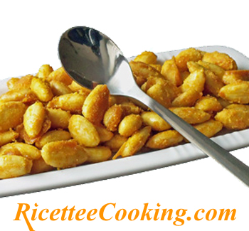 Mandorle caramellate speziate